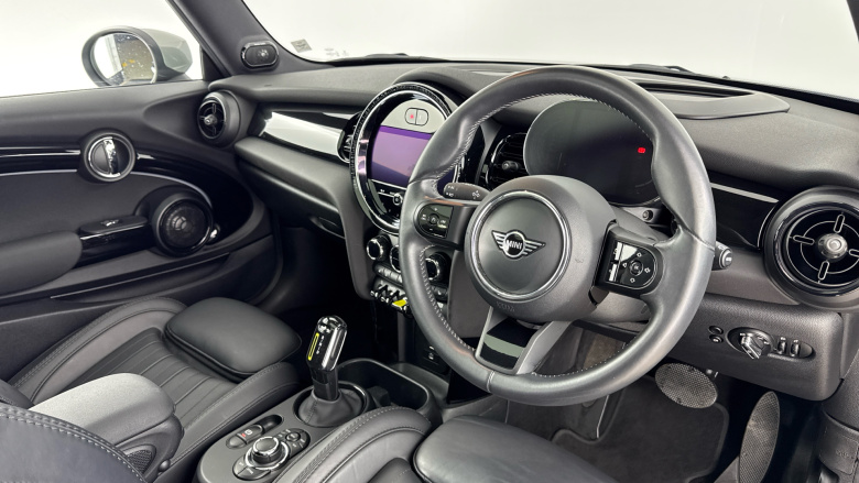 MINI Hatchback 135kW Cooper S Level 3 33kWh 3dr Auto Electric Hatchback